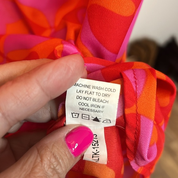 Mudpie Women’s Medium Long Sleeve Top 100% Polyester EUC Orange pink purple - Picture 9 of 11